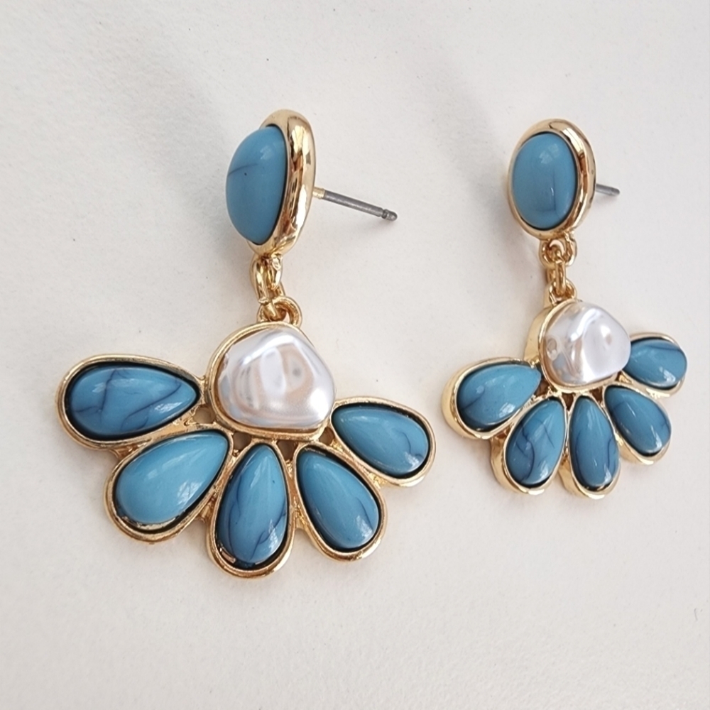 NEW Floral Abstract Turquoise Stone Pearl Embellished Small Dangle Earri… - Picture 7 of 7
